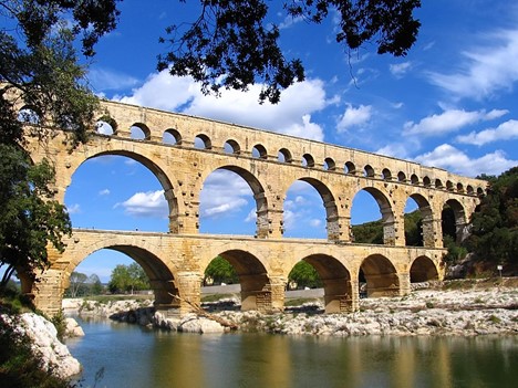 از سازه های رومی معروف در کشور فرانسه