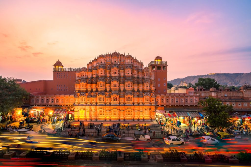 جیپور یا Jaipur  یکی از جاهای دیدنی هند محسوب می‌شود که به عنوان شهر صورتی نیز شناخته می شود.